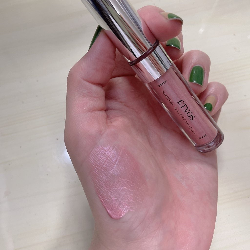 ミネラルウォータリーシャドー/エトヴォス/リキッドアイシャドウを使ったクチコミ(1枚目)