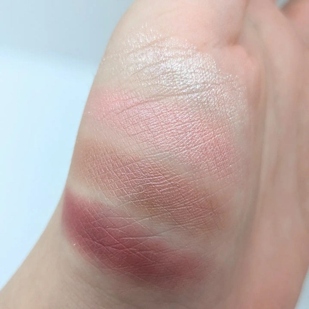 レブロン ダズル アイシャドウ クアッド/REVLON/アイシャドウパレットを使ったクチコミ(3枚目)