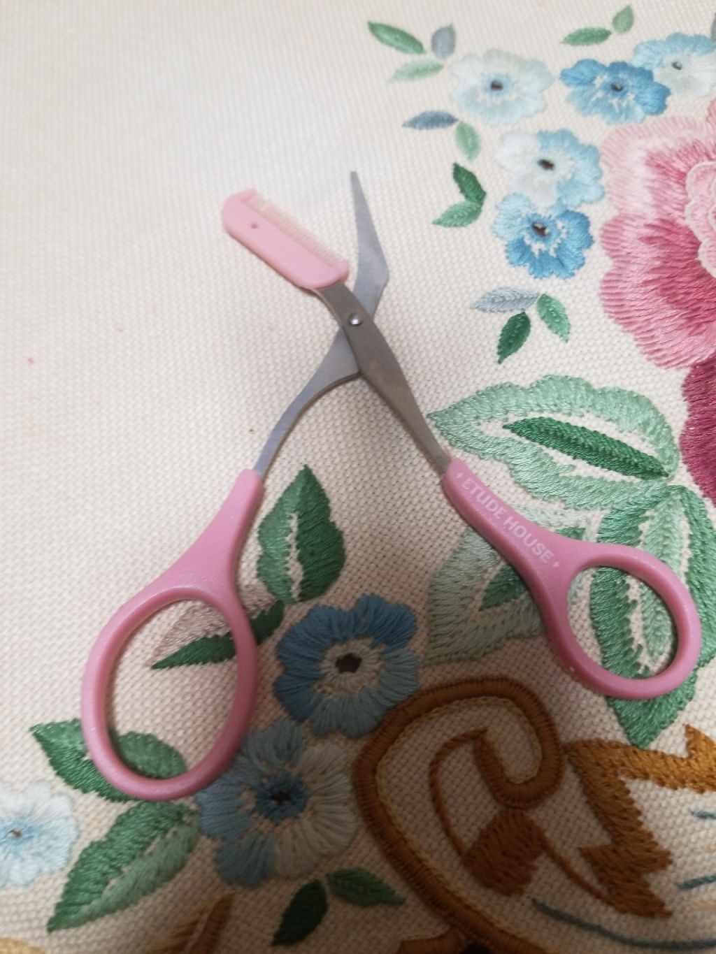 クシ付きマユハサミDX/貝印/その他化粧小物を使ったクチコミ（1枚目）