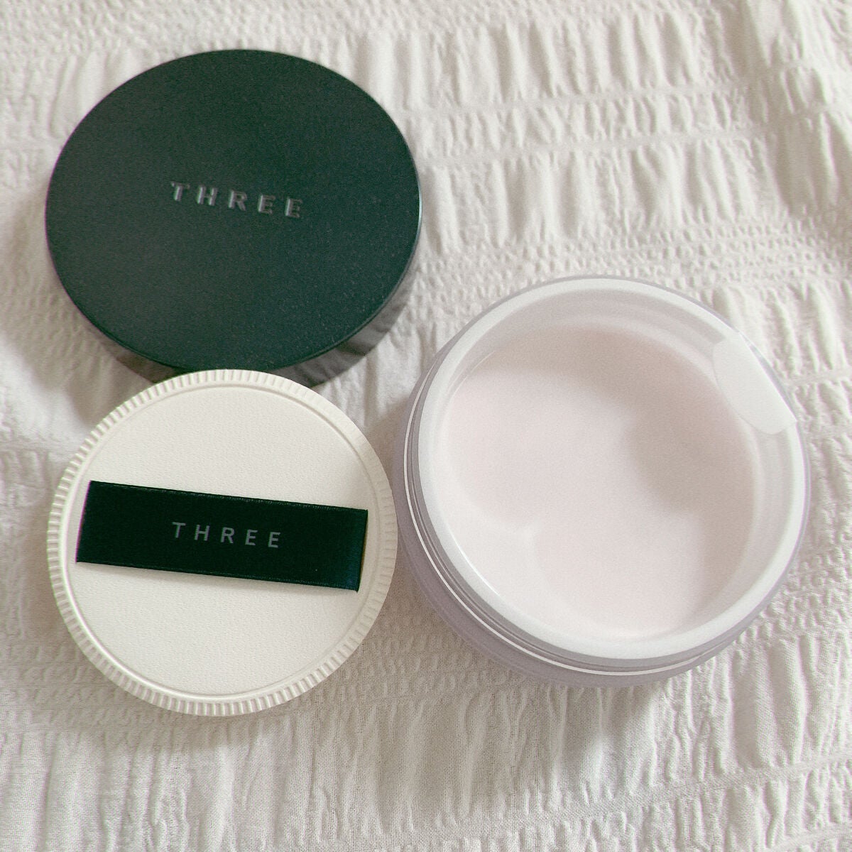 アドバンスドエシリアルスムースオペレーター ルースパウダー/THREE/ルースパウダーを使ったクチコミ(3枚目)