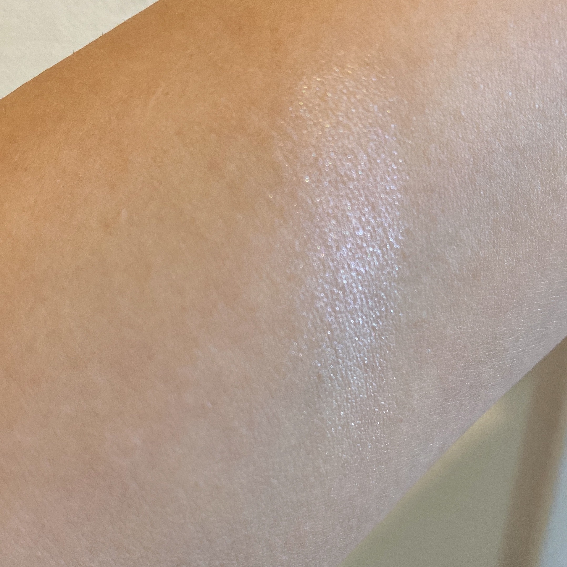 ハイライティング パウダー ピンクグロウ（グロウイング ピンクデザイン）/BOBBI BROWN/パウダーハイライトを使ったクチコミ（2枚目）