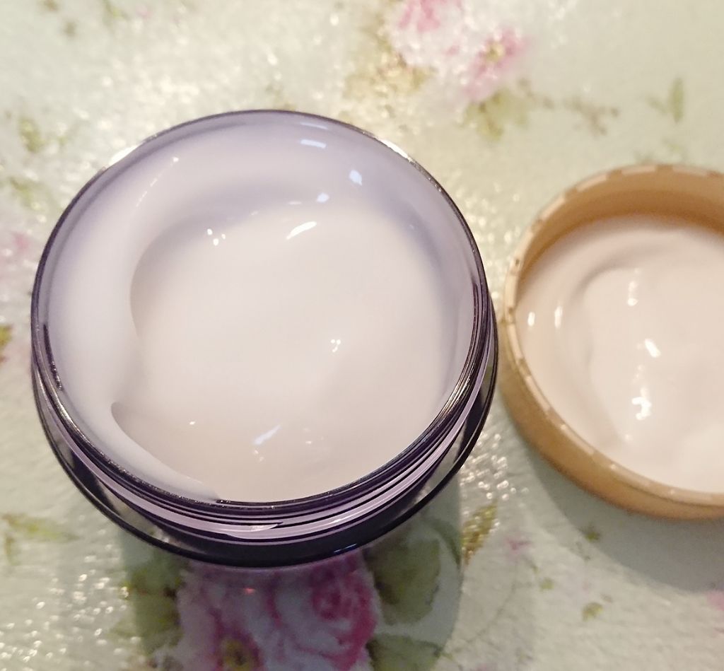 バタフライクイーン ゴールドエクストラ/フェイシャルコスメティック研究所/オールインワン化粧品を使ったクチコミ（2枚目）