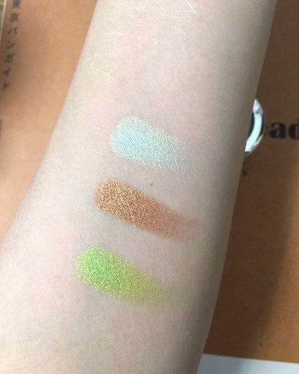 プリズマ シャドウ/NYX Professional Makeup/単色アイシャドウを使ったクチコミ(2枚目)