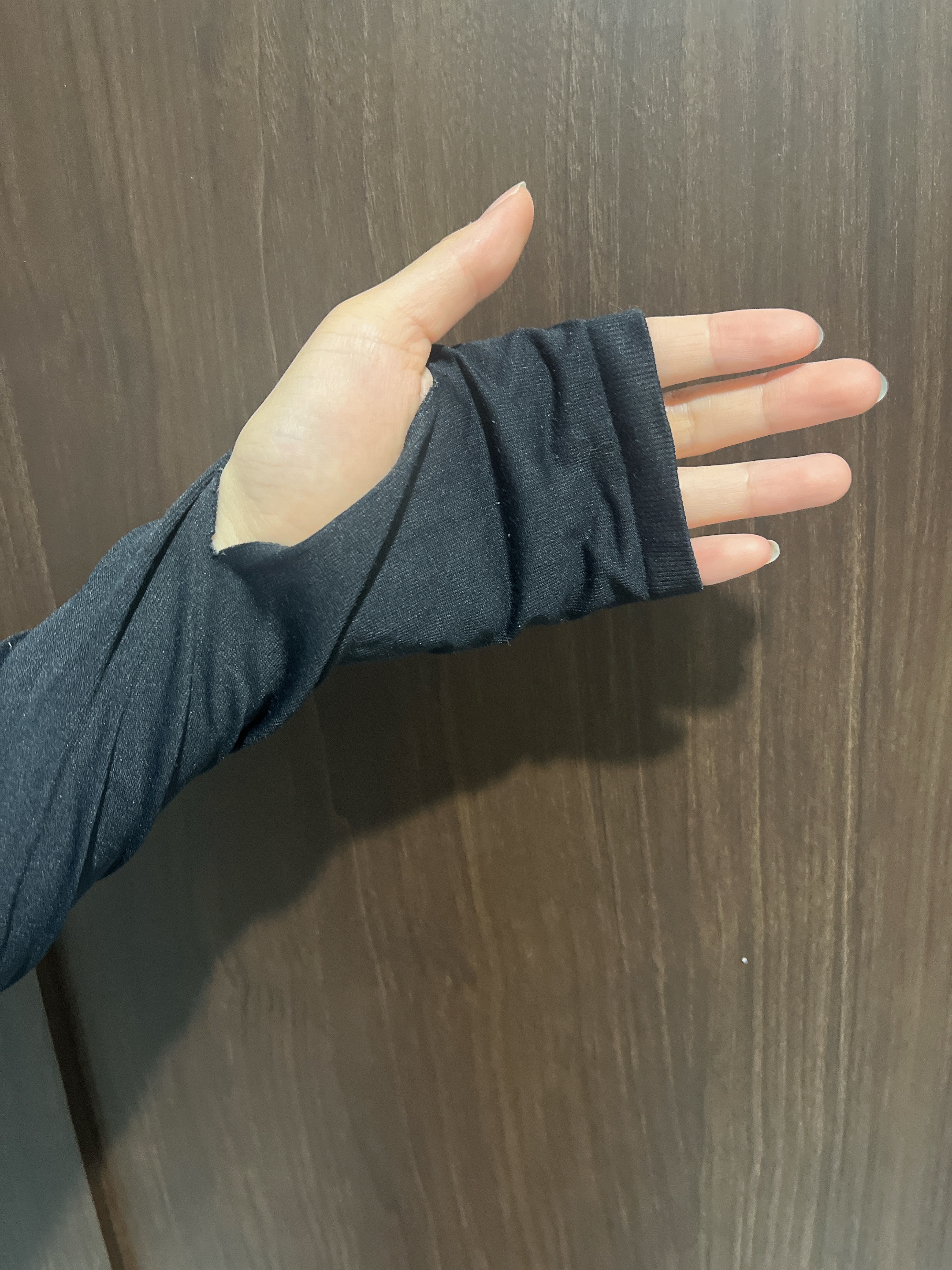 エアリズムUVカットシームレスアームカバー/ユニクロ/ボディグッズを使ったクチコミ（2枚目）