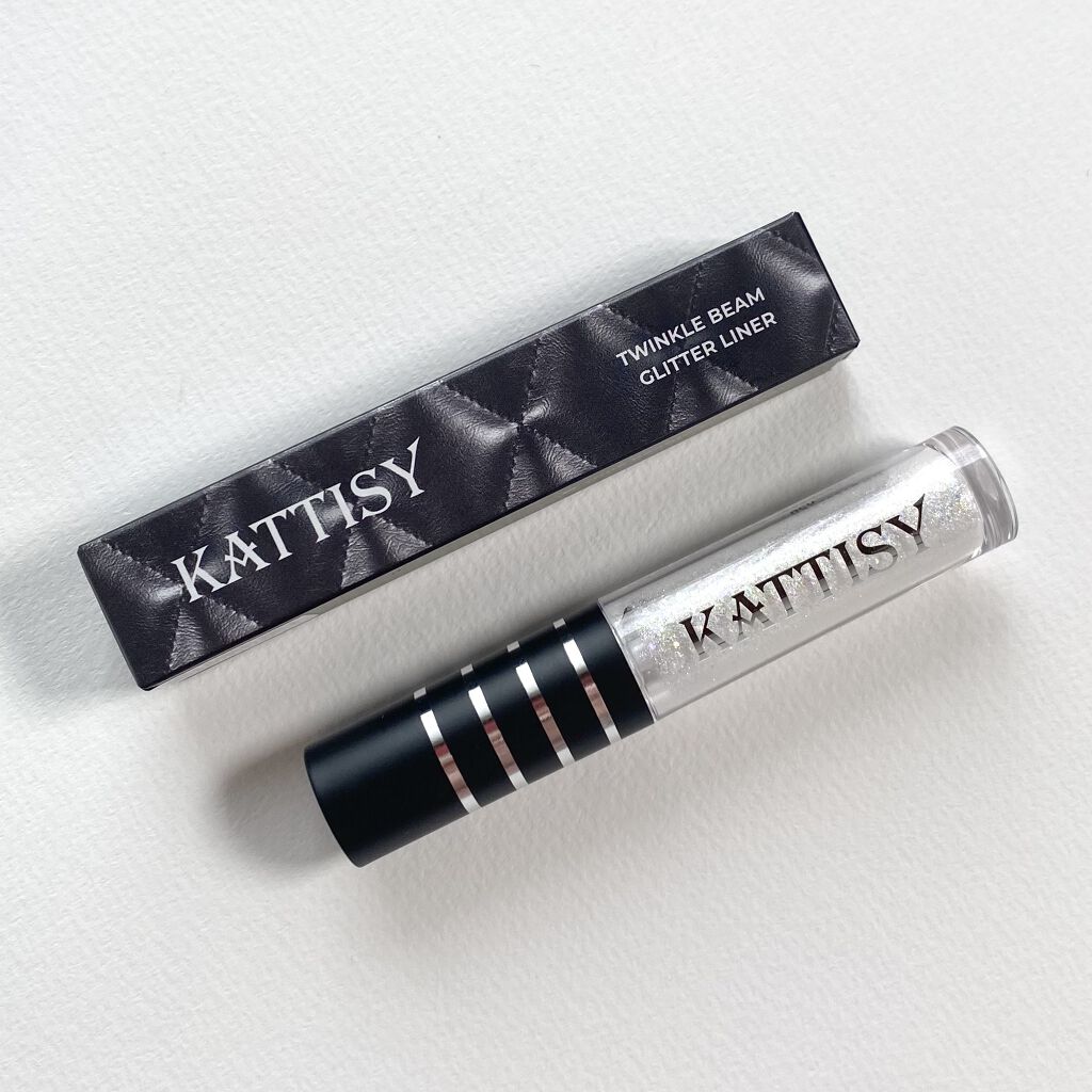 KATTISY Twinkle Beam Glitter Liner/YOUR BRAND/グリッターを使ったクチコミ（2枚目）