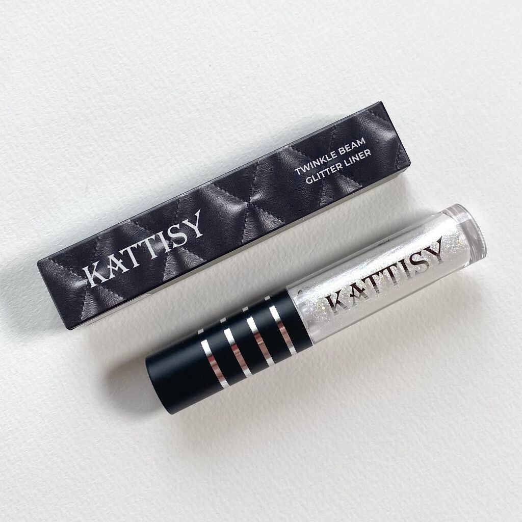 KATTISY Twinkle Beam Glitter Liner/YOUR BRAND/グリッターを使ったクチコミ(2枚目)