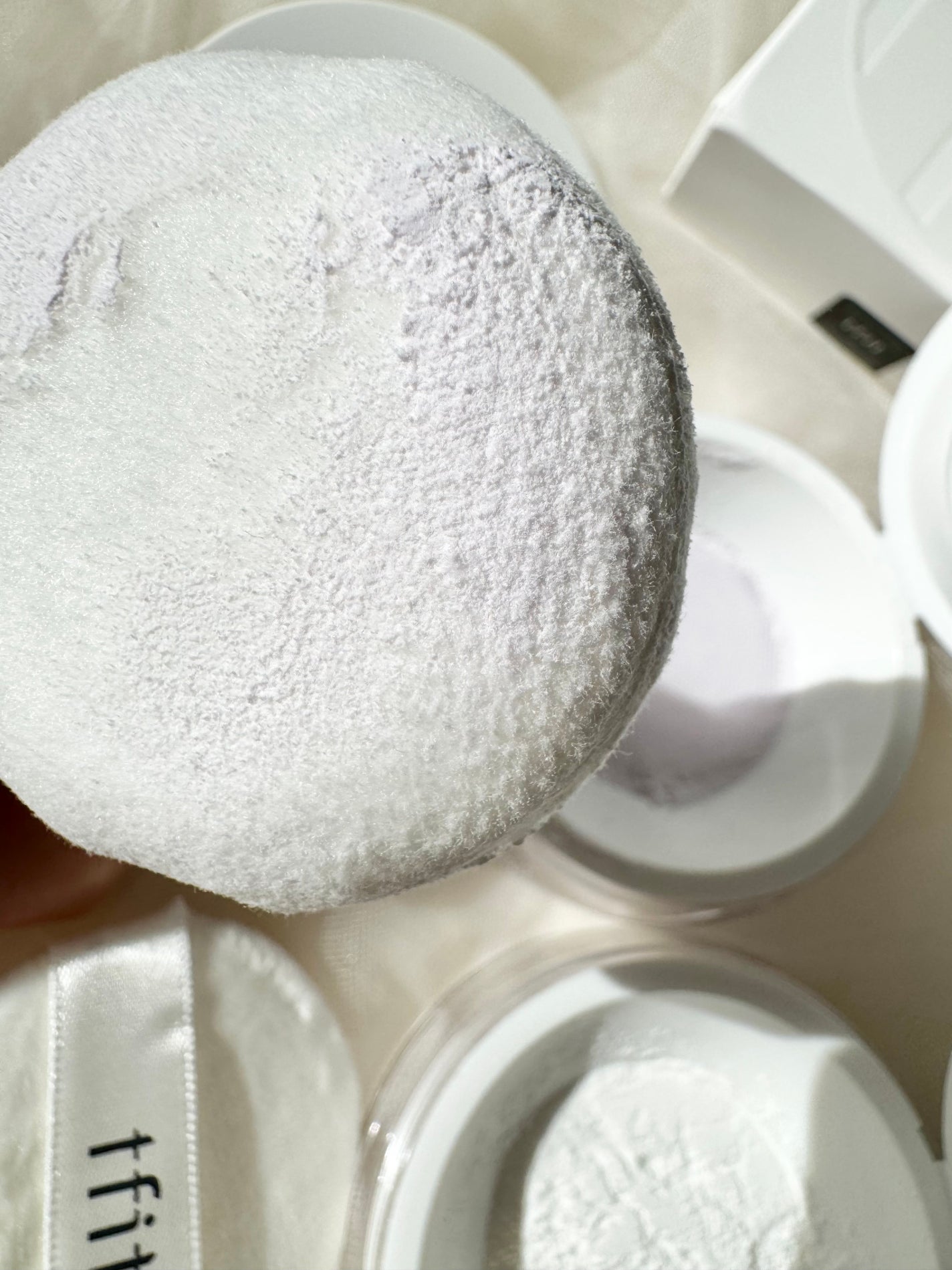 トランスルーセントセットフィニッシングパウダー/TFIT/ルースパウダーを使ったクチコミ(4枚目)