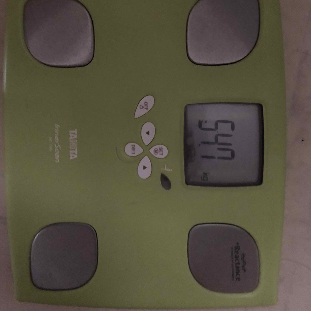 んぴ on LIPS 「おはようございます☀️今日から本気のダイエット開始です😠✊2枚..」(2枚目)