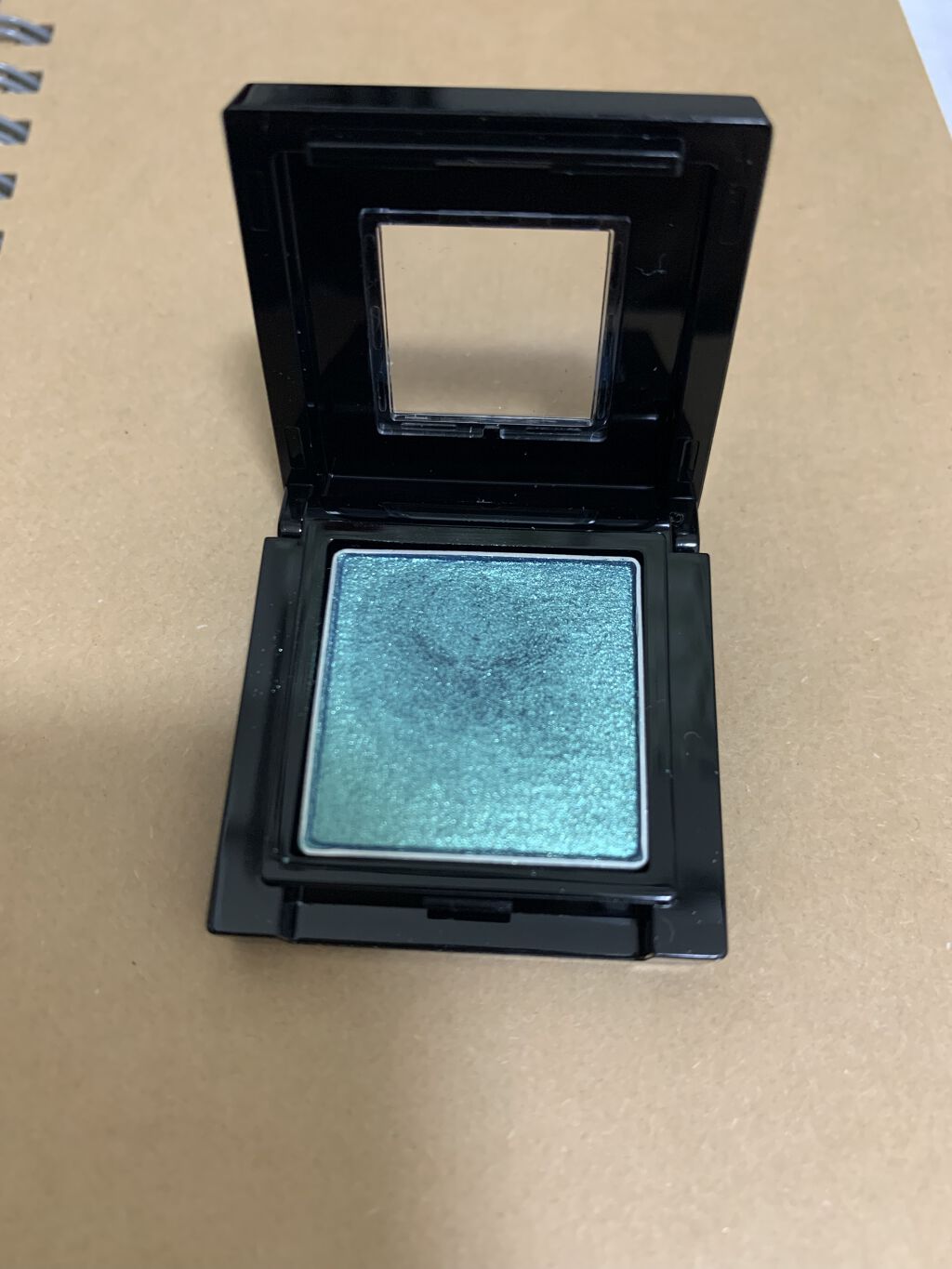 ヴィセ アヴァン シングルアイカラー 052 MERMAID GREEN/Visée/単色アイシャドウを使ったクチコミ（3枚目）