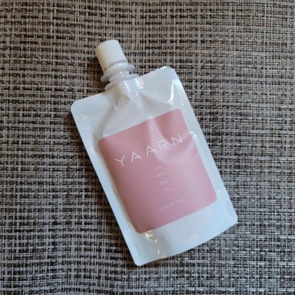 YAARN ハーブピーリングボディクレイのクチコミ「しっとりすべすべ、そしてとても良い香り!香りで癒されて、肌触りでも癒される✨お尻のざらつきが気.....」(1枚目)