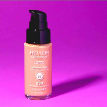 【Revlon cosume】
【ファンデーション】

·これめっちゃいい！
塗るだけでトーンアップもしてくれるしなにより24時間メイク落ちにくい！
乾燥肌や敏感肌で肌別に選べるとこもいいよね☺︎

·