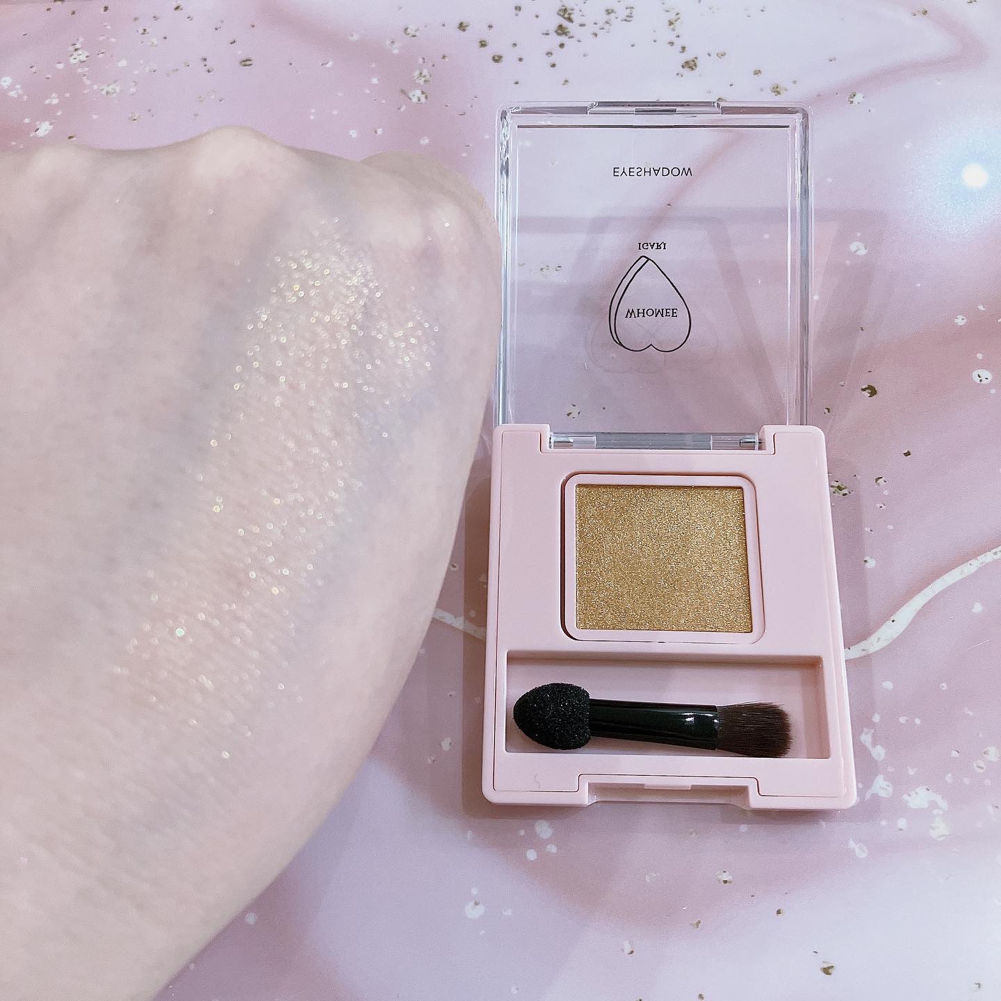 フーミー シングルラメシャドウ/WHOMEE/単色アイシャドウを使ったクチコミ（2枚目）