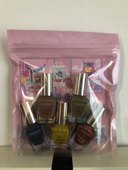 カラフルネイルズ/キャンメイク/マニキュアを使ったクチコミ(1枚目)