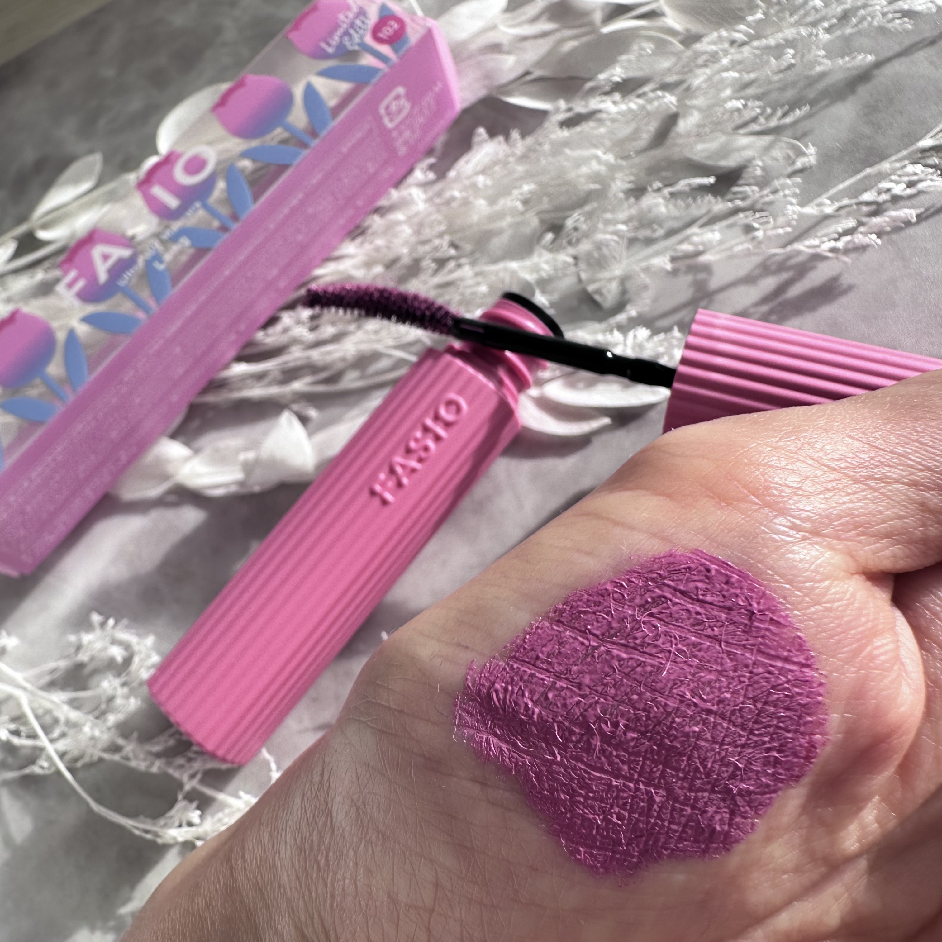 ウルトラ WP マスカラ(ロング) 101 照れ屋な恋人(限定)/FASIO/マスカラを使ったクチコミ（3枚目）