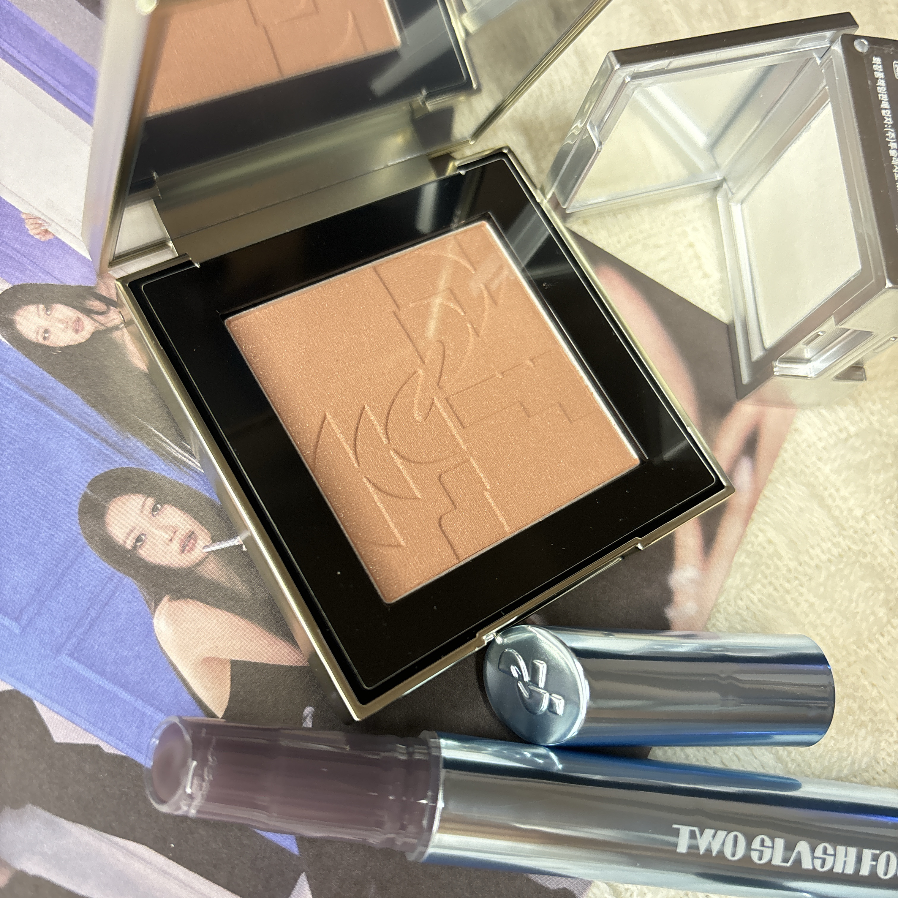 ストロビングフェイスキューブ/TWO SLASH FOUR/ハイライトを使ったクチコミ（2枚目）