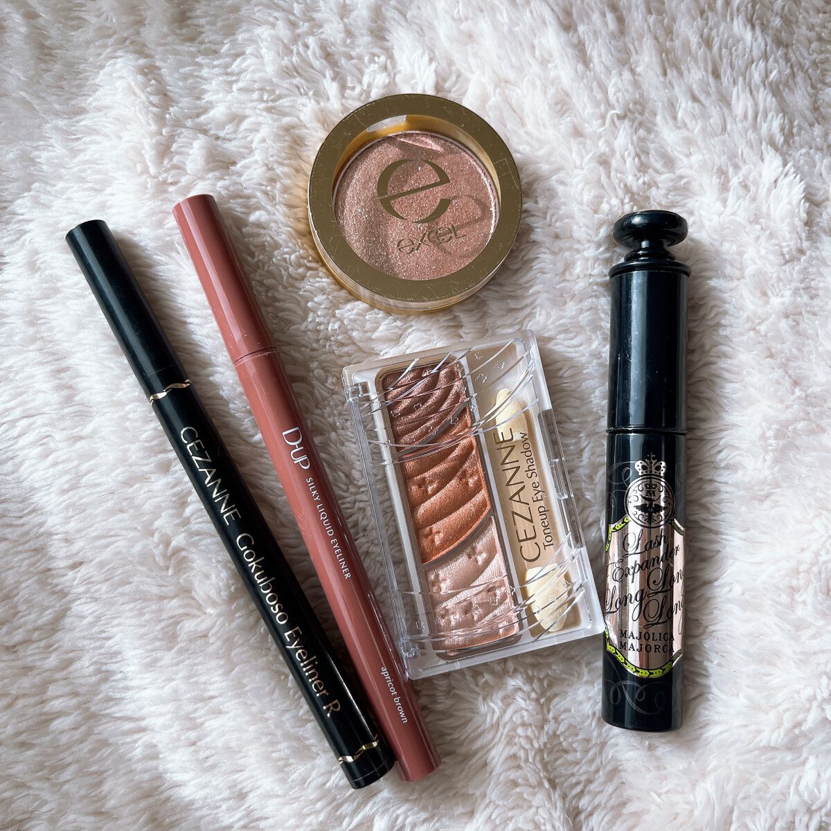 シャイニーシャドウ N/excel/単色アイシャドウを使ったクチコミ（3枚目）