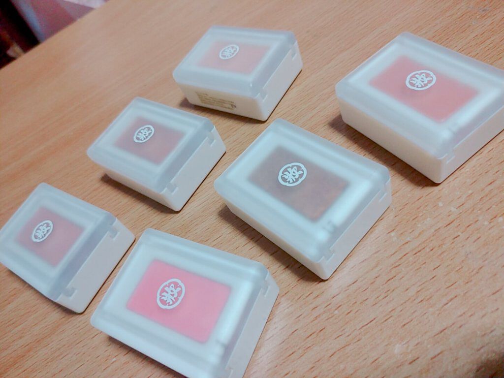 麻雀アイシャドウ 三索【サンソウ】チャイニーズレッド/和粧/単色アイシャドウを使ったクチコミ（2枚目）