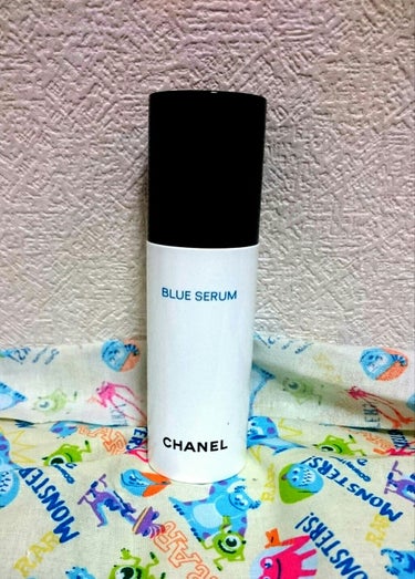 美容液

CHANEL
ブルーセラム
30ml
12000円程


去年貰った物でお高いのでちょっとずつ使っています♡
始めの頃は中々匂いに慣れず我慢して使っていましたが、
慣れればこっちのもんですヾ(