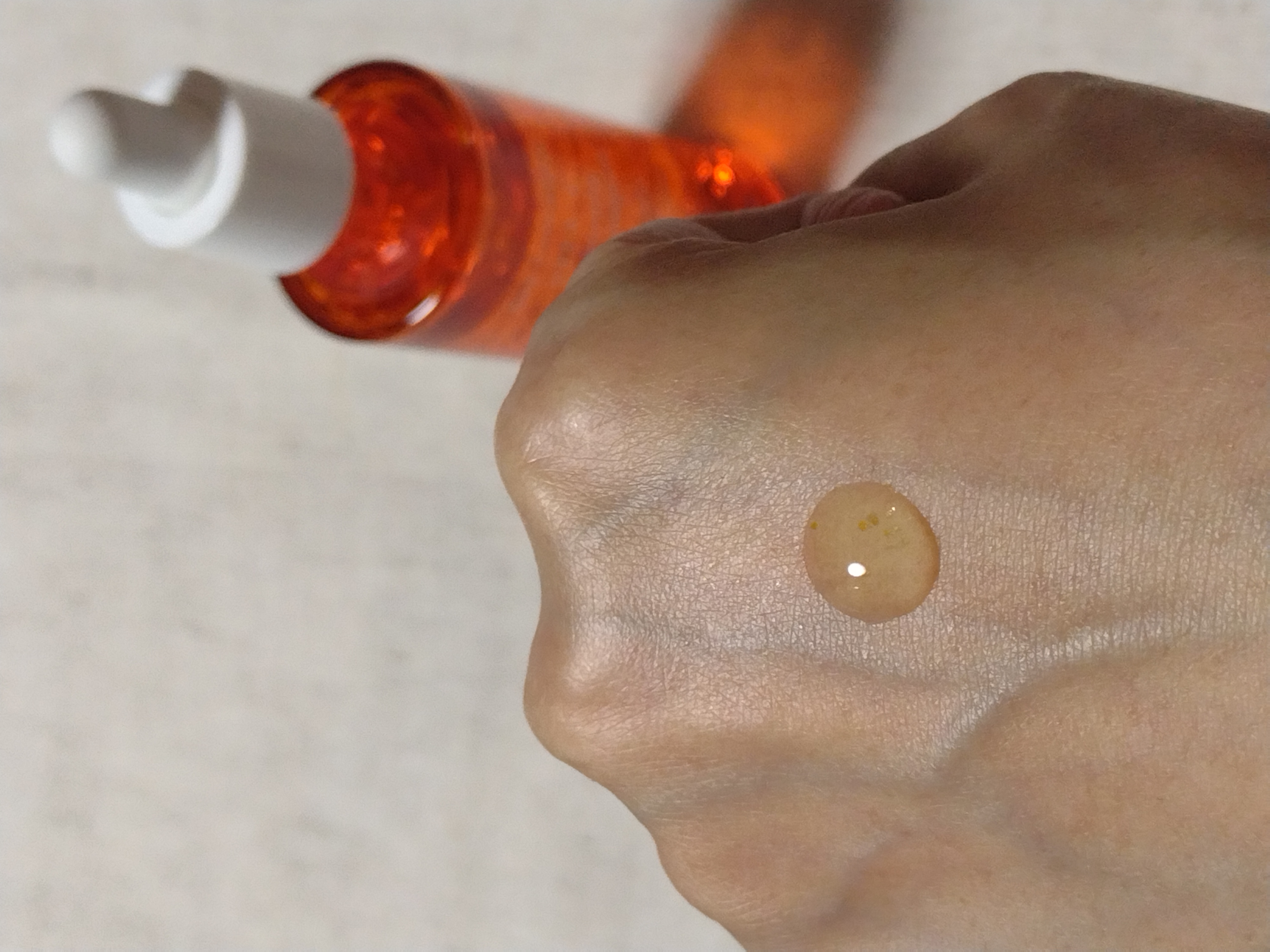 レッドタンジェリンVITA-Cカプセルセラム/DERMASHARE/美容液を使ったクチコミ（2枚目）