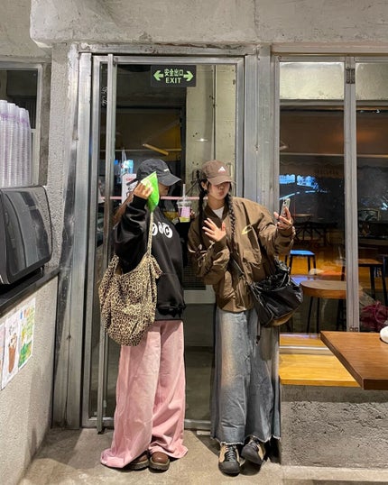 ひとみ on LIPS 「親しい友達に会う#コーデ#ファッション#jk#インスタ#買い物..」(5枚目)