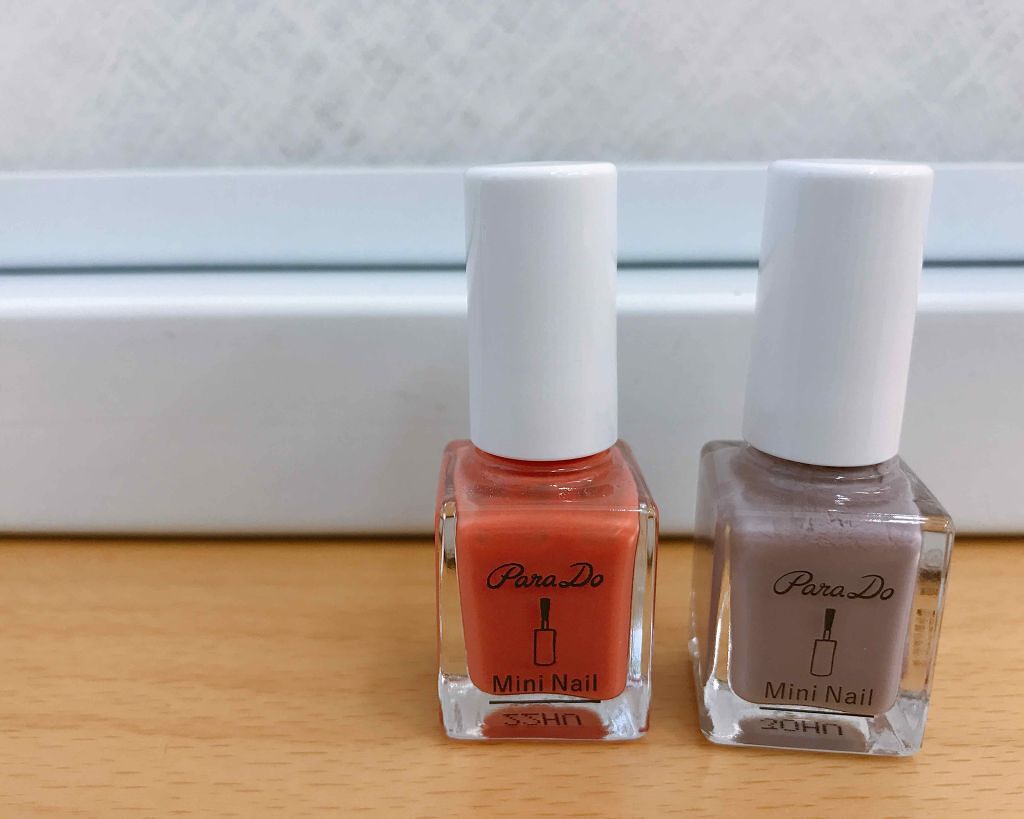 パラドゥ ミニネイル OR01 GY01

セブンイレブンで売っている話題のネイル💅
欲しかったピンクは売り切れていました😢
でもこの２色もとてもかわいい💗

オレンジは、肌馴染みが良くとても可愛らしい印象になります🧡（塗り方が雑で