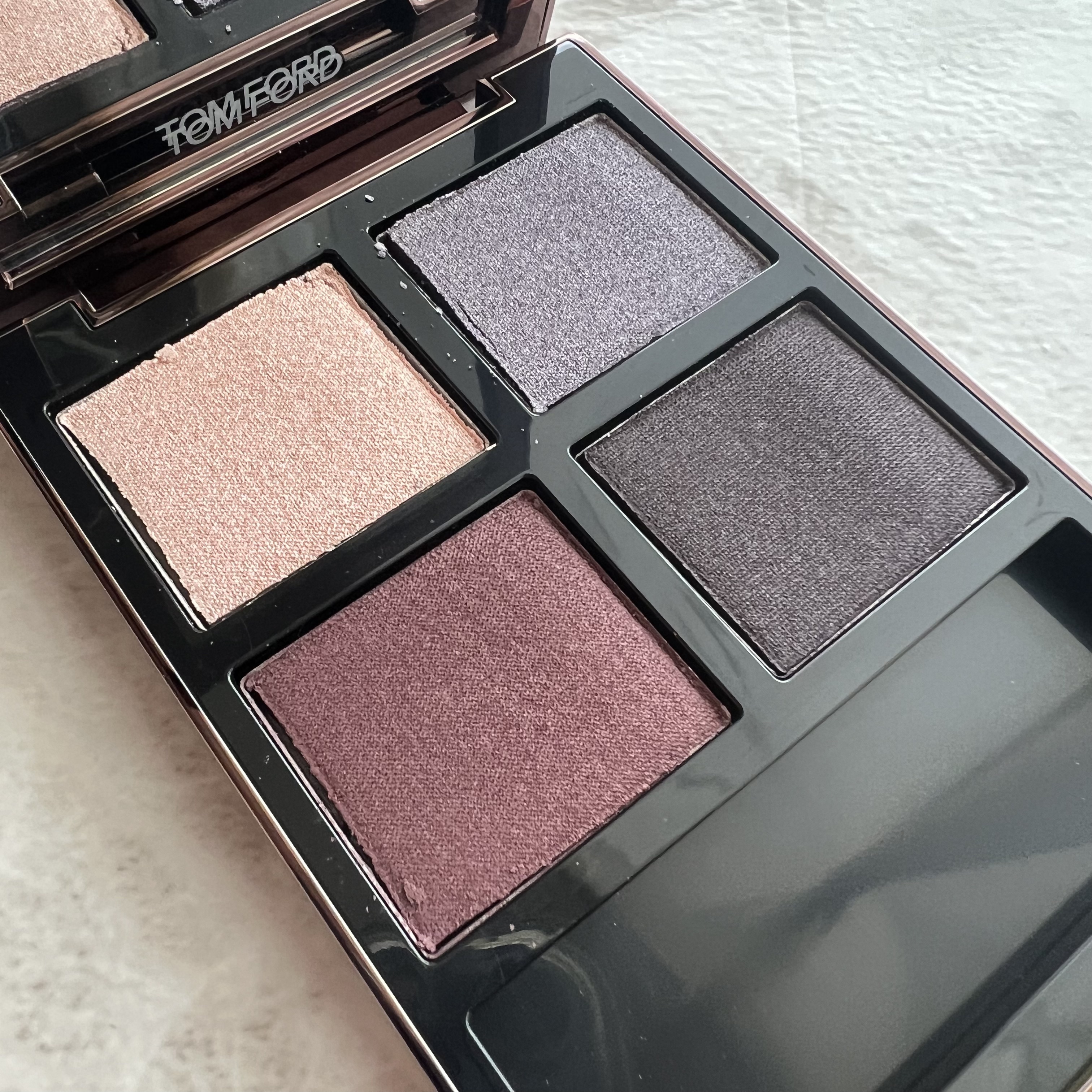 アイ カラー クォード C39 バイオレット サテン/TOM FORD BEAUTY/アイシャドウパレットを使ったクチコミ（2枚目）