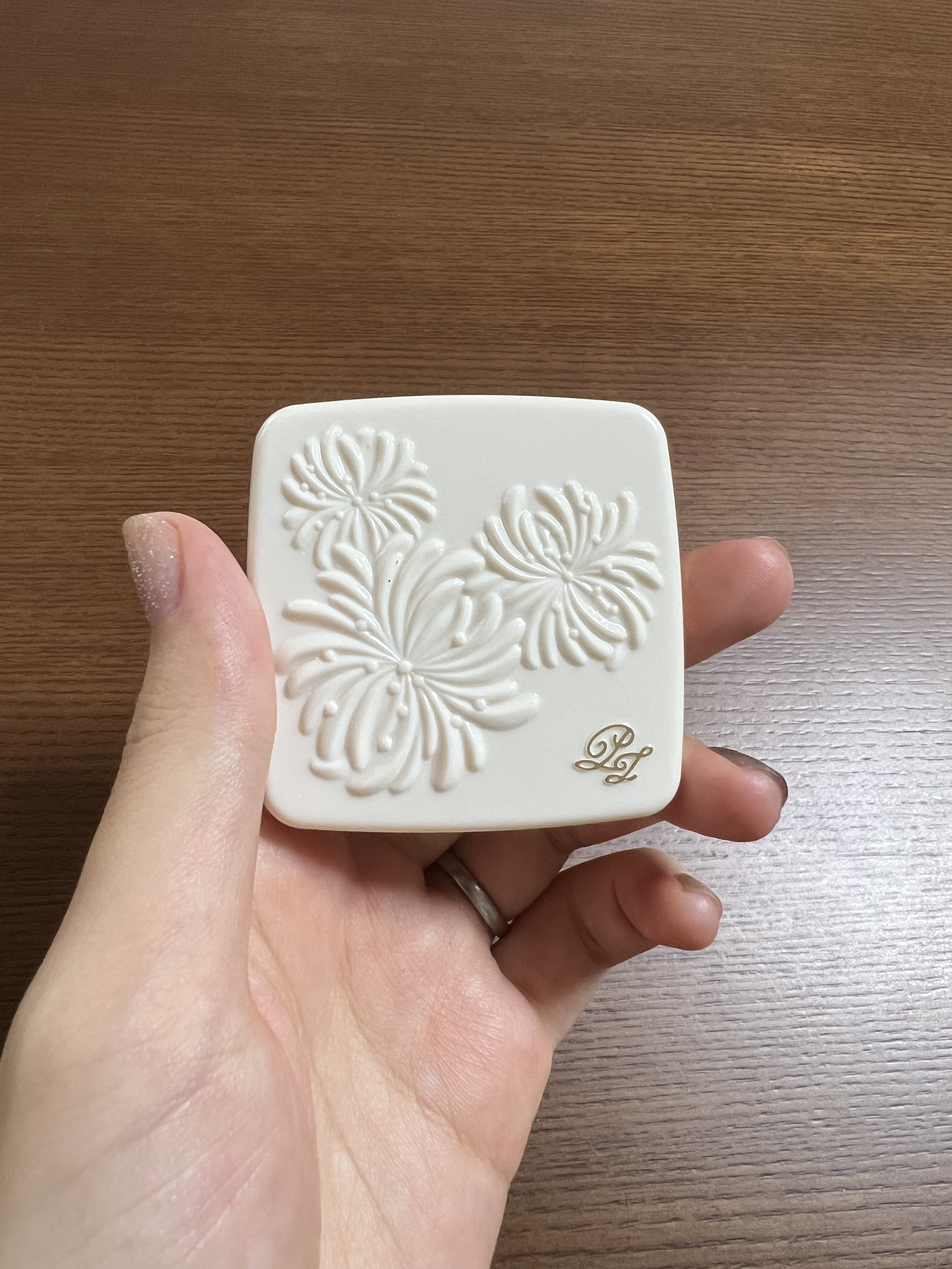 プレスト ブラッシュ 02 コンフィズリー/PAUL & JOE BEAUTE/パウダーチークを使ったクチコミ（1枚目）