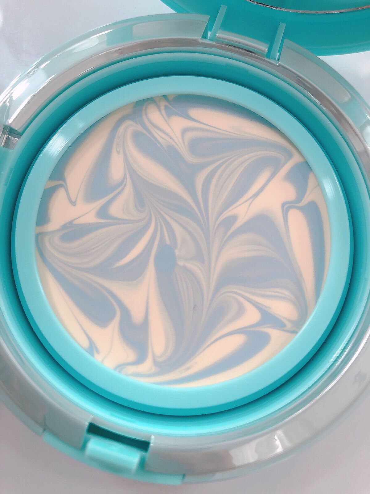 アピュージューシーパン スキンケア プライマーソーダ 人気カラー復活】儚げ透明感*を演出する化粧下地「アピュー