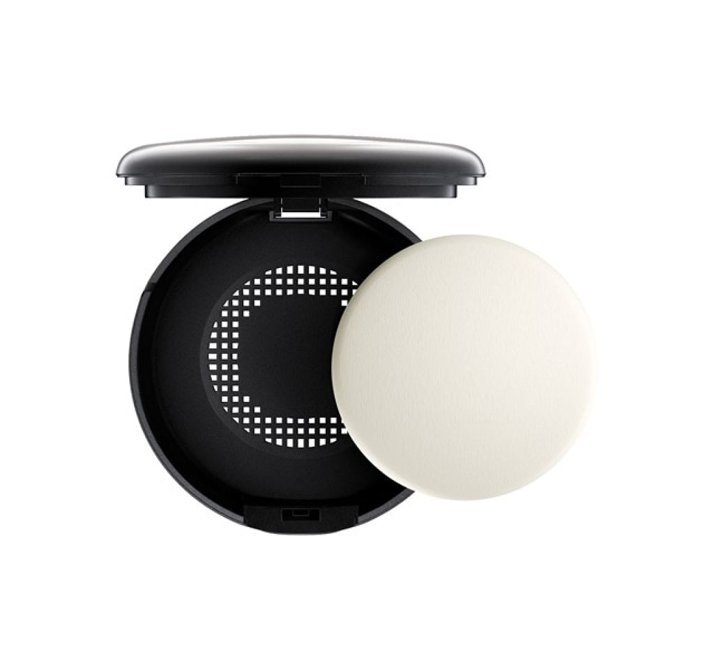 スタジオ パーフェクト SPF 15 モイスチャー ファンデーション コンパクト