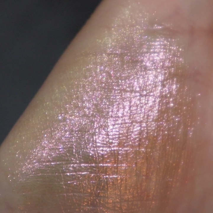 BOBBI BROWN リュクス アイ & チーク パレットのクチコミ「.
.
.
#bobbibrown
#リュクスアイシャドウ
#インカンデスント
.
.
.
前.....」（3枚目）