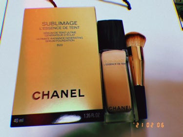 


5日に新発売した
CHANELのファンデーション💕

サブリマージュ レサンス ドゥ タン
リクィッド ファンデーション🌿

シャネル最高峰のスキンケア、サブリマージュから誕生した、セラム ファン