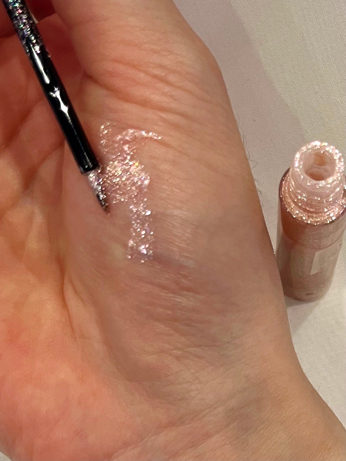 グリッター イルミネーションライナー R/CipiCipi/リキッドアイライナーを使ったクチコミ(4枚目)