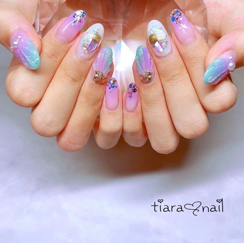 るぅちぇ🪐フォロバ❁ on LIPS 「❁ネイリストの母にやってもらいました~❁親指と薬指に、シェル🐚..」(1枚目)