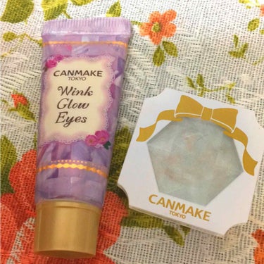 ✨CANMAKE TOKYO Wink Glow Eyes03

ツヤ感がすごく、白っぽいラメが入っています。わたしは紫のカラーにしましたが、あまりたくさんつけるとちょっとまぶた周りが白っぽく派手めな感