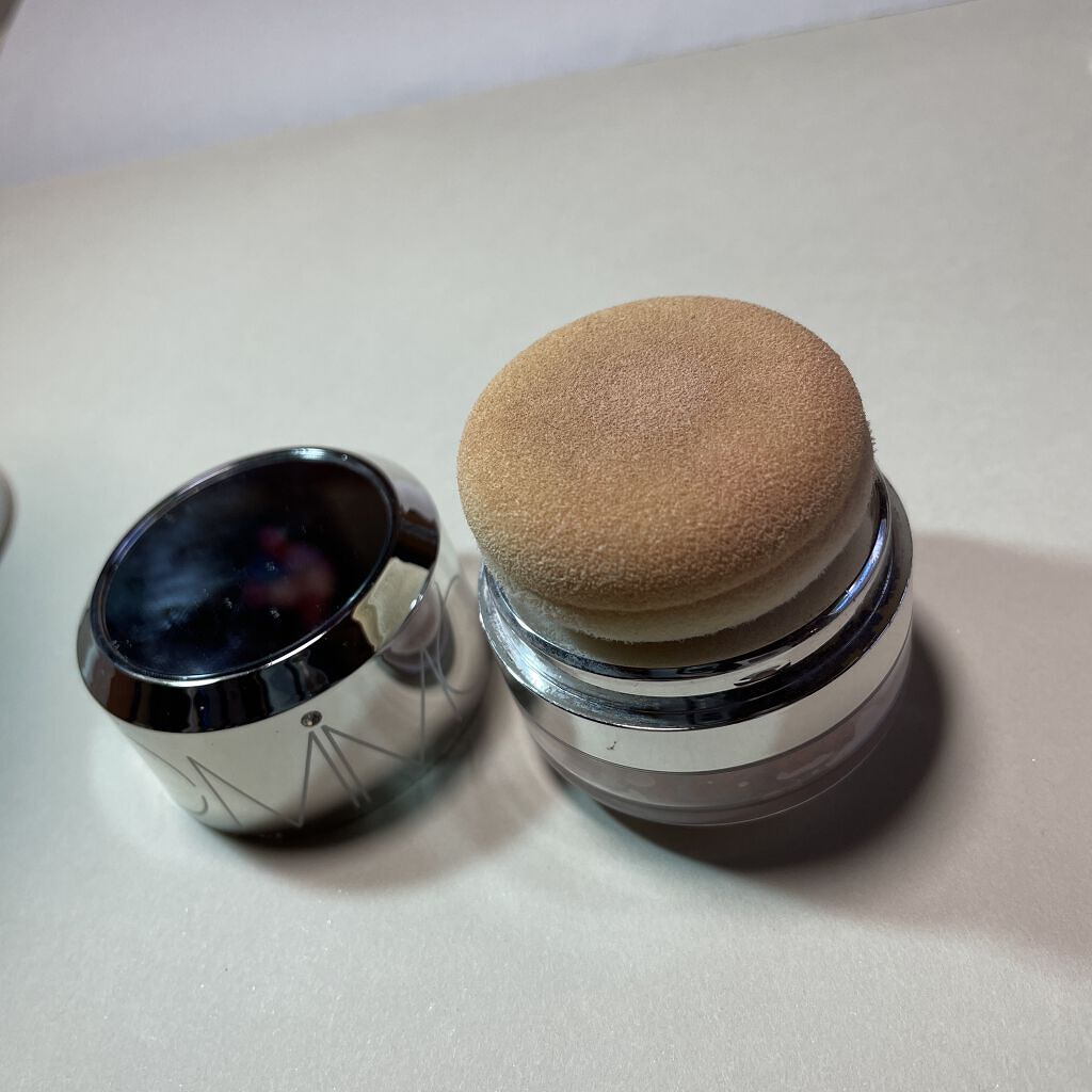 ナチュラルホワイトニング ミネラルパウダーサンスクリーン（ポンポンタイプ）/MiMC/日焼け止めパウダーを使ったクチコミ（2枚目）