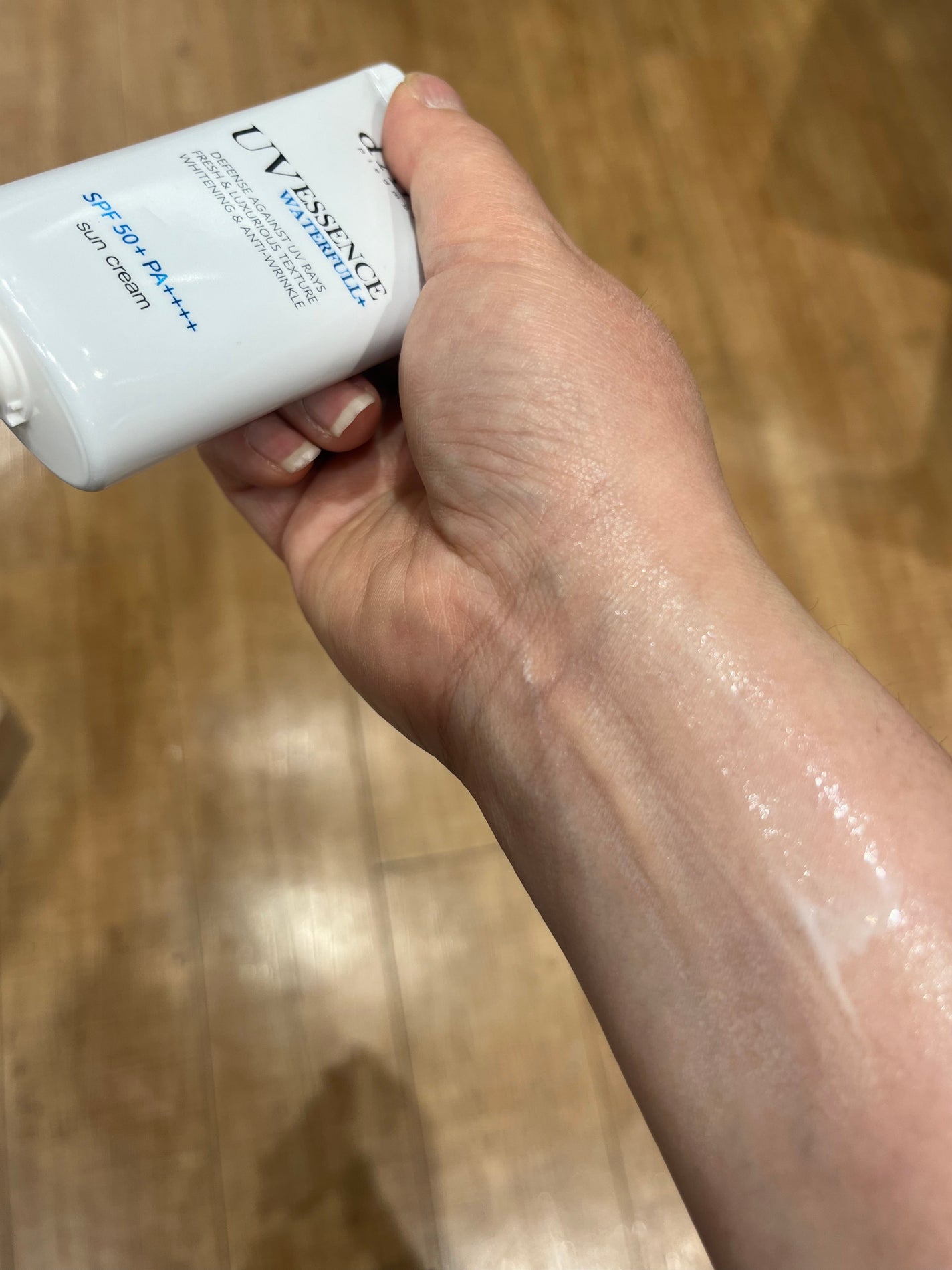 S on LIPS 「ウォータフルエッセンスサンクリームウォータフルトーンアップサン..」(4枚目)