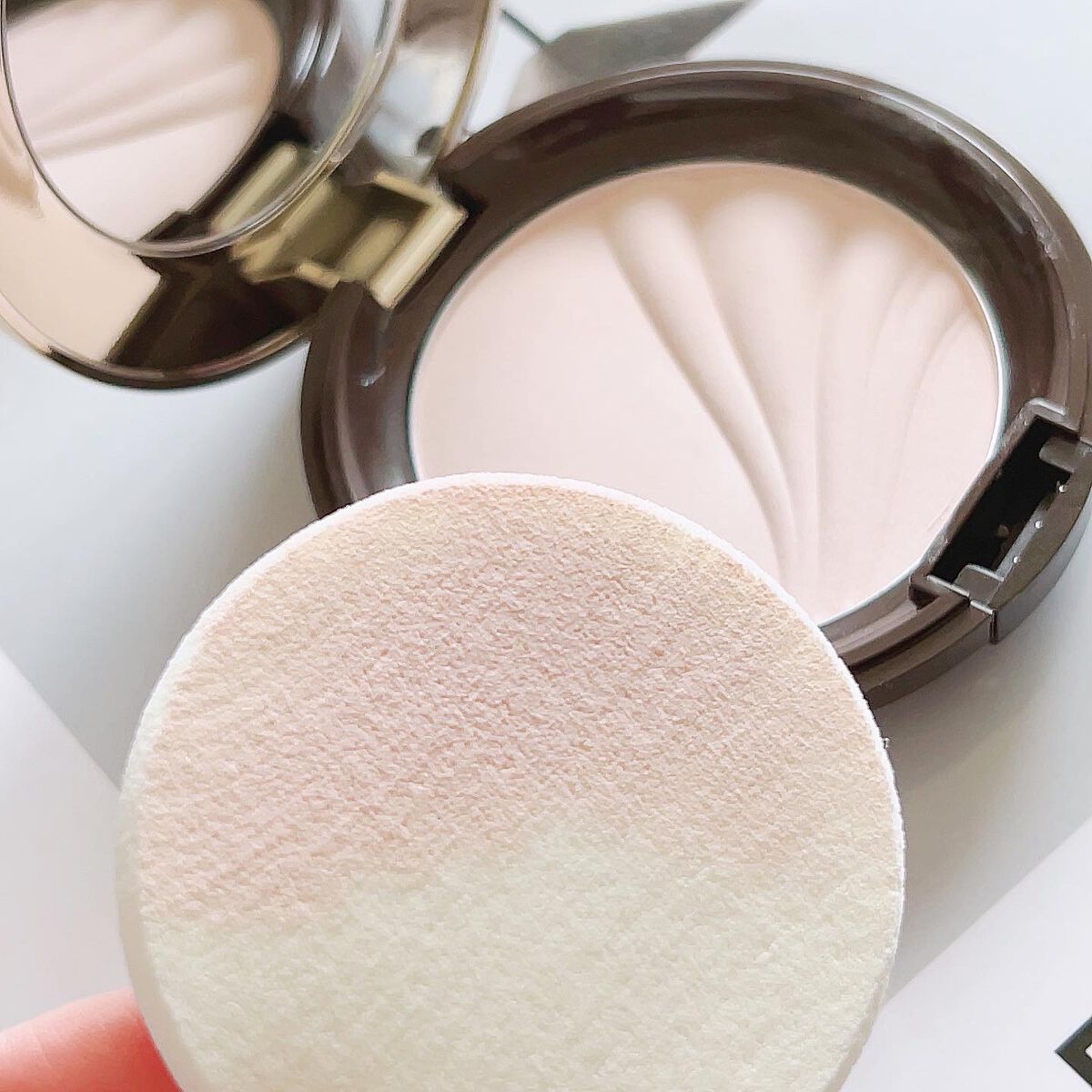 みちねえ フォロバ on LIPS 「・・新技術〈スポットライト処方〉採用、顔にメリハリを与えてくれ..」(5枚目)