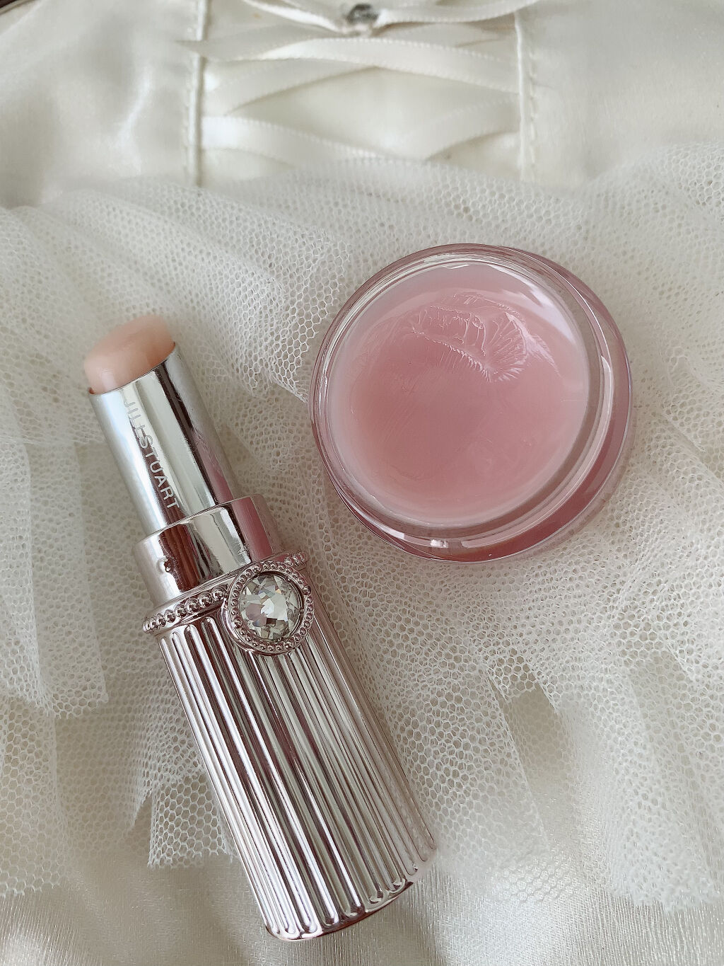 ジルスチュアート リップバーム ハピネスメッセージ リップバーム ロージーズ/JILL STUART/リップバームを使ったクチコミ（3枚目）