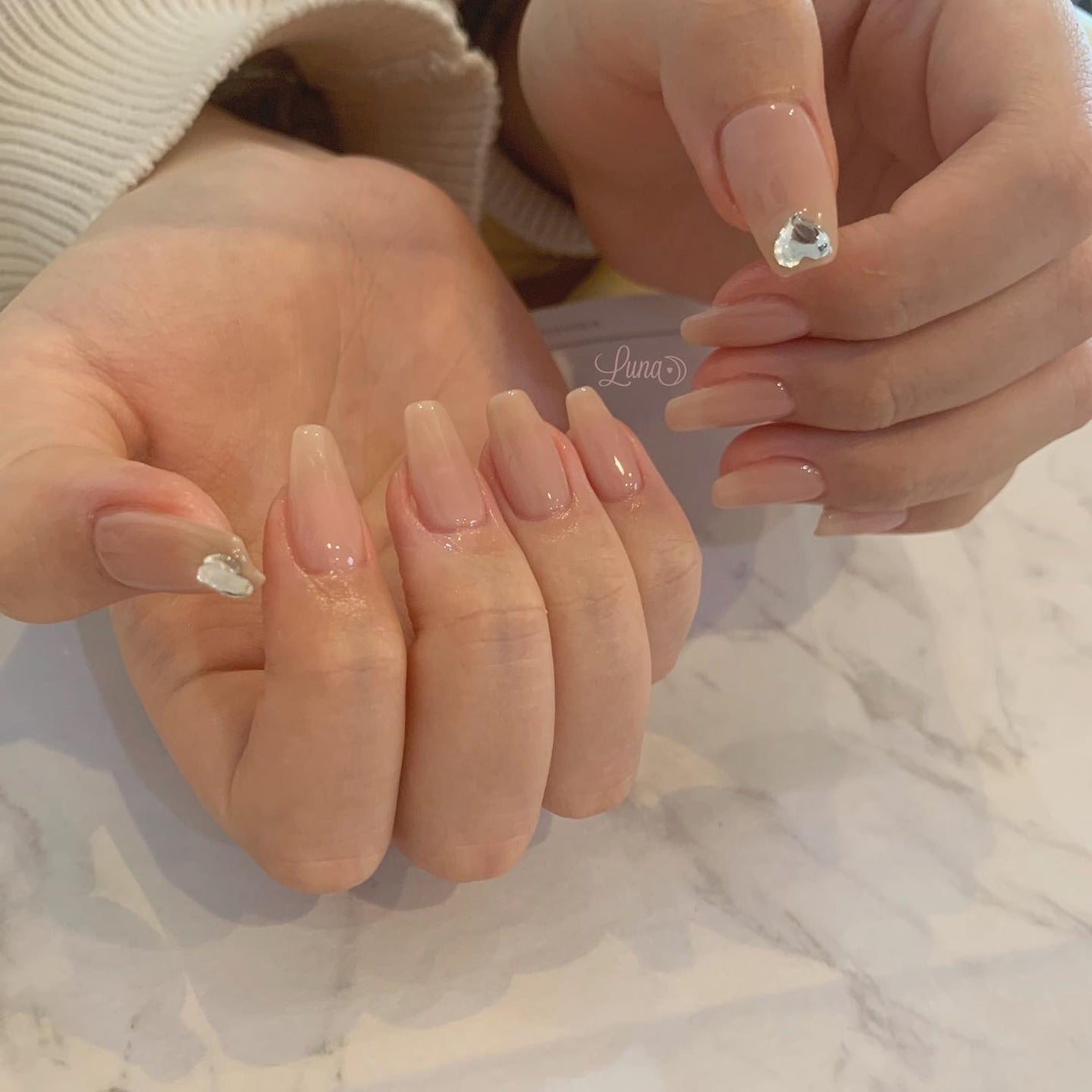 Iuna. Mizuki on LIPS 「.pinkbeige🩰♡#nail#nailstagram#g..」(1枚目)