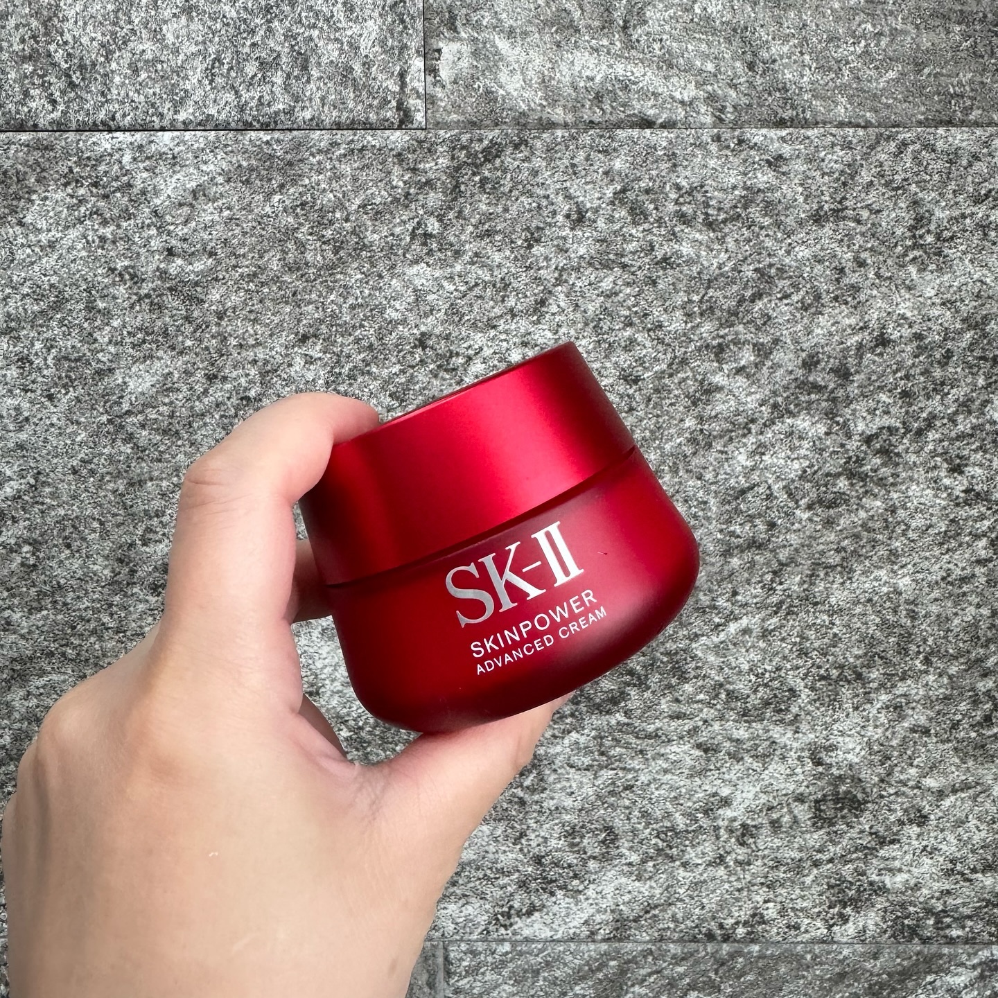 💕
昨年𝗟𝗜𝗣𝗦で当選して以来の愛用品✨
リピしたよ🥰

𝗦𝗞-𝗜𝗜 スキンパワー アドバンスト クリーム❣️

リニューアル前から大好きだけど
エイジングの火種に着目した驚きのクリーム🧴

しっとりだけどベタつかない