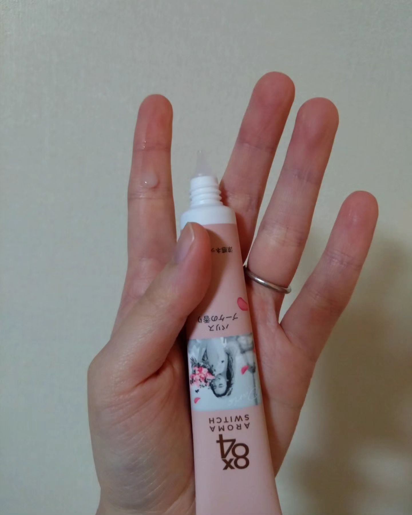 8x4 アロマスイッチ 涼感ネックジェル パリスブーケの香り/８ｘ４/デオドラント・制汗剤を使ったクチコミ（2枚目）