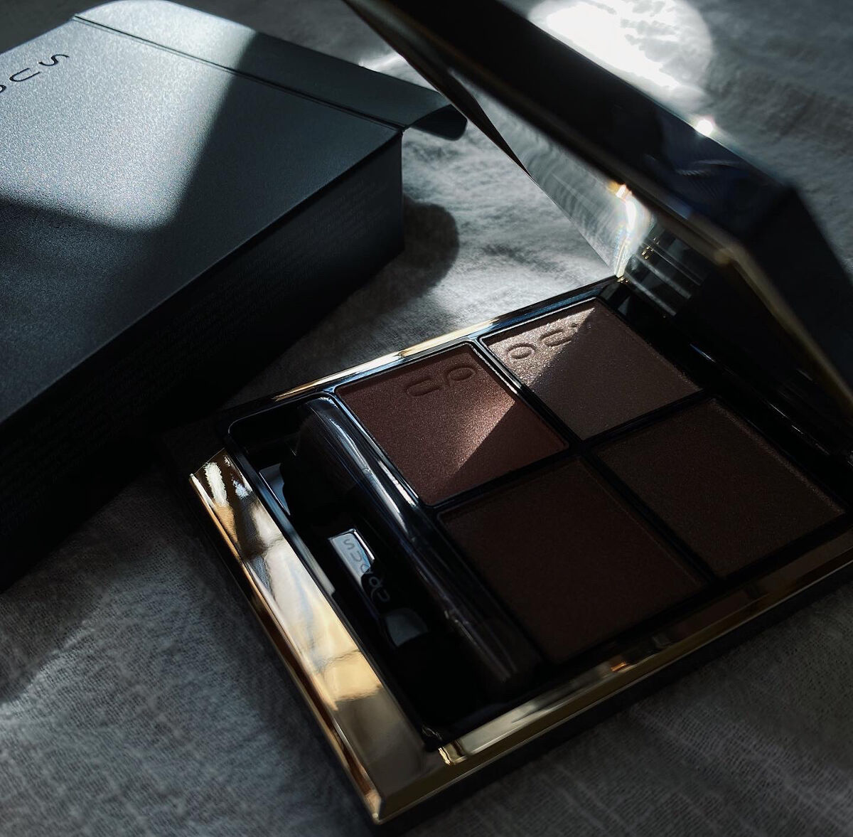 シグニチャー カラー アイズ/SUQQU/アイシャドウパレットを使ったクチコミ（2枚目）