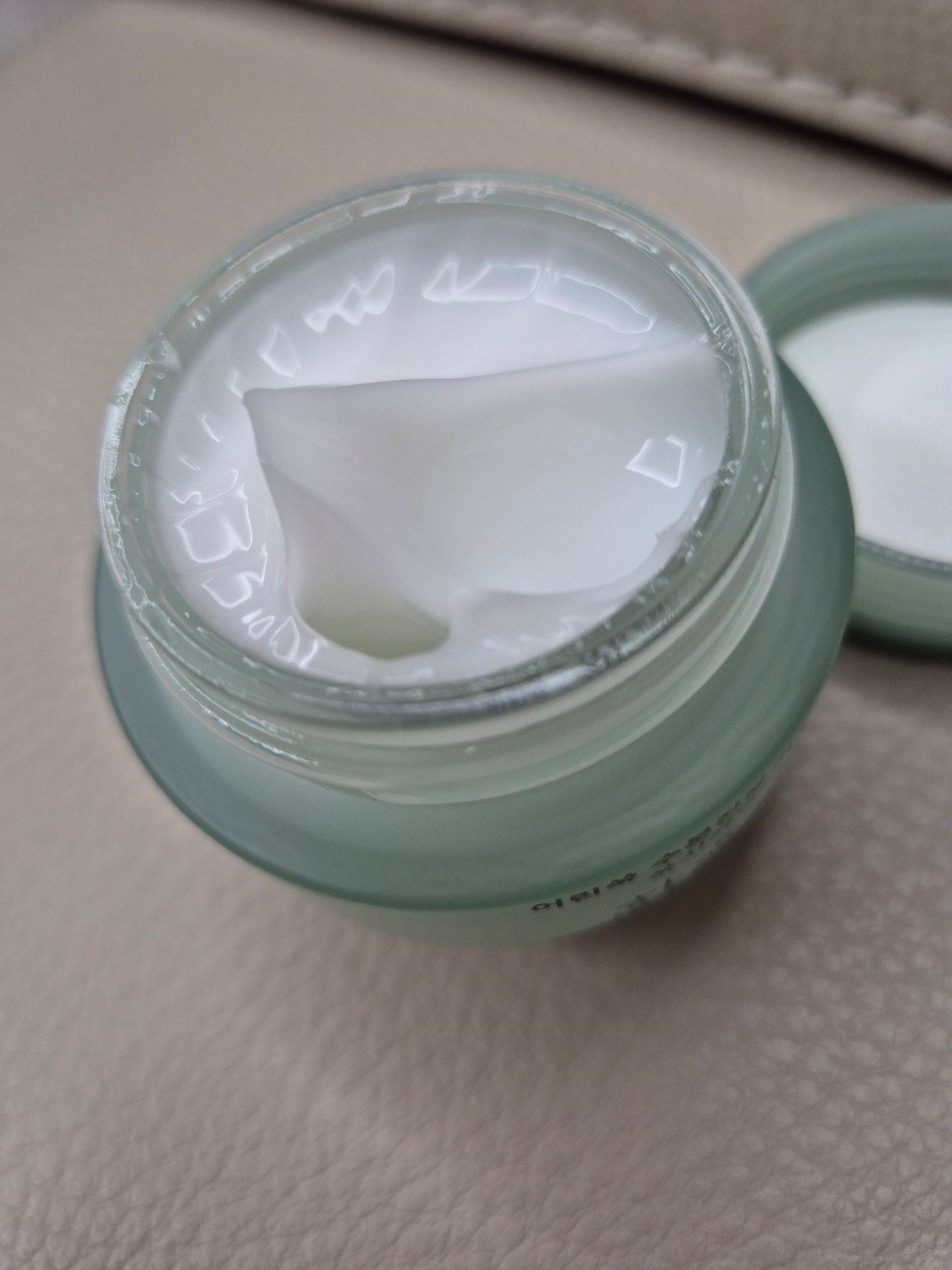 ピュアアルテミシア カーミングウォータークリーム/HANYUL(ハンユル)/フェイスクリームを使ったクチコミ（2枚目）