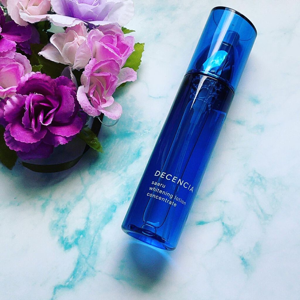 DECENCIA サエル ホワイトニング ローション コンセントレートのクチコミ「ポンプ式！そして大きさが私の手にフィットして持ちやすい♪
キャップを外して2~3プッシュ出しま.....」（1枚目）