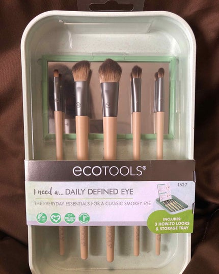 Daily Defined Eye Brush Set, 5 Piece Set & Storage Tray/EcoTools/メイクブラシを使ったクチコミ(1枚目)
