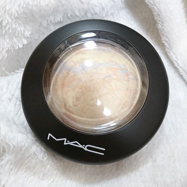 🐱MAC ミネララズ スキンフィニッシュ ライトスカペード🐱


初めてのMACのコスメです😍

こちらはハイライトで、Cゾーンや鼻筋などに入れると顔立ちがハッキリして、お肌をツヤっぽくしてくれます！
