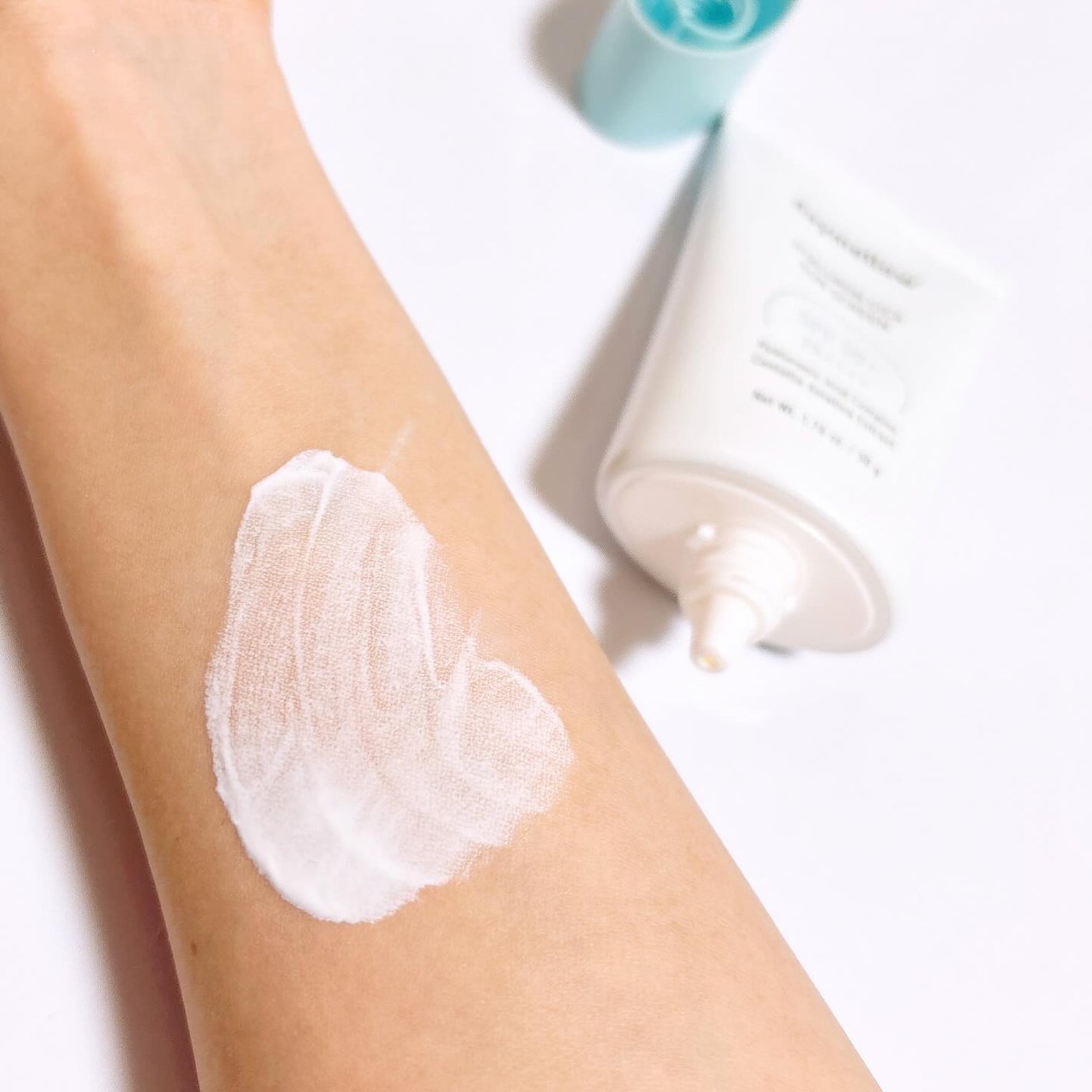 LENA on LIPS 「.▷daymellow/ヒアルロンCICASUNスクリーン保湿..」(4枚目)