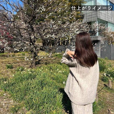 リーゼの泡カラーでセルフカラー💇‍♀️

いつもは美容院でカラーしてもらってたんだけど、今回初めて自分でやってみました！

-----------------------------
▫️リーゼ(@liese_official_jp)
#プロヴァンスロゼ
-----------------------------

泡をもみ込むだけだから思ったより楽で感動🥹
泡で出てくるから垂れないし、専用の手袋も付いてくるから手も汚れなかったです。

カラーしたら30分くらい時間をおいて洗い流し、その後はシャンプーとトリートメント、洗い流さないトリートメントで仕上げました🫧
ちなみに私の髪は柔らかいストレートです。

プロヴァンスロゼという色は、ピンク寄りで春っぽい🌸イエベ春なのであってるかな🥰

もっとたくさんカラーのラインナップがあるので、お店でぜひチェックしてみてね💕

※使用上の注意をよく読んで、正しくお使いください。
※ヘアカラーでかぶれたことのある方は絶対に使用しないでください。
※染毛の2日前（48時間前）には、毎回必ず皮膚アレルギー試験（パッチテスト）をしてください

#リーゼ #liese泡カラー #リーゼ泡カラー #泡カラー #プロヴァンスロゼ #セルフカラー #セルフカラーリング #PR #ブラウンカラー #ダークブラウン #リーゼ泡カラーリアルカタログ #LIPS投稿アワードメイクハウツー  #ピンクコスメ の画像 その2