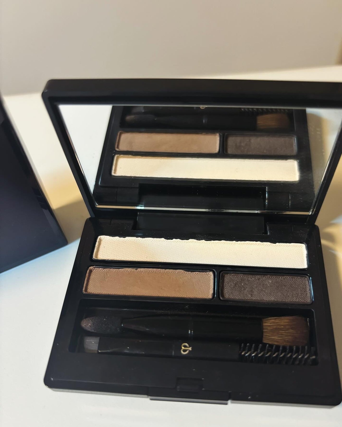 アークエリーニュ/クレ・ド・ポー ボーテ/パウダーアイブロウを使ったクチコミ(2枚目)