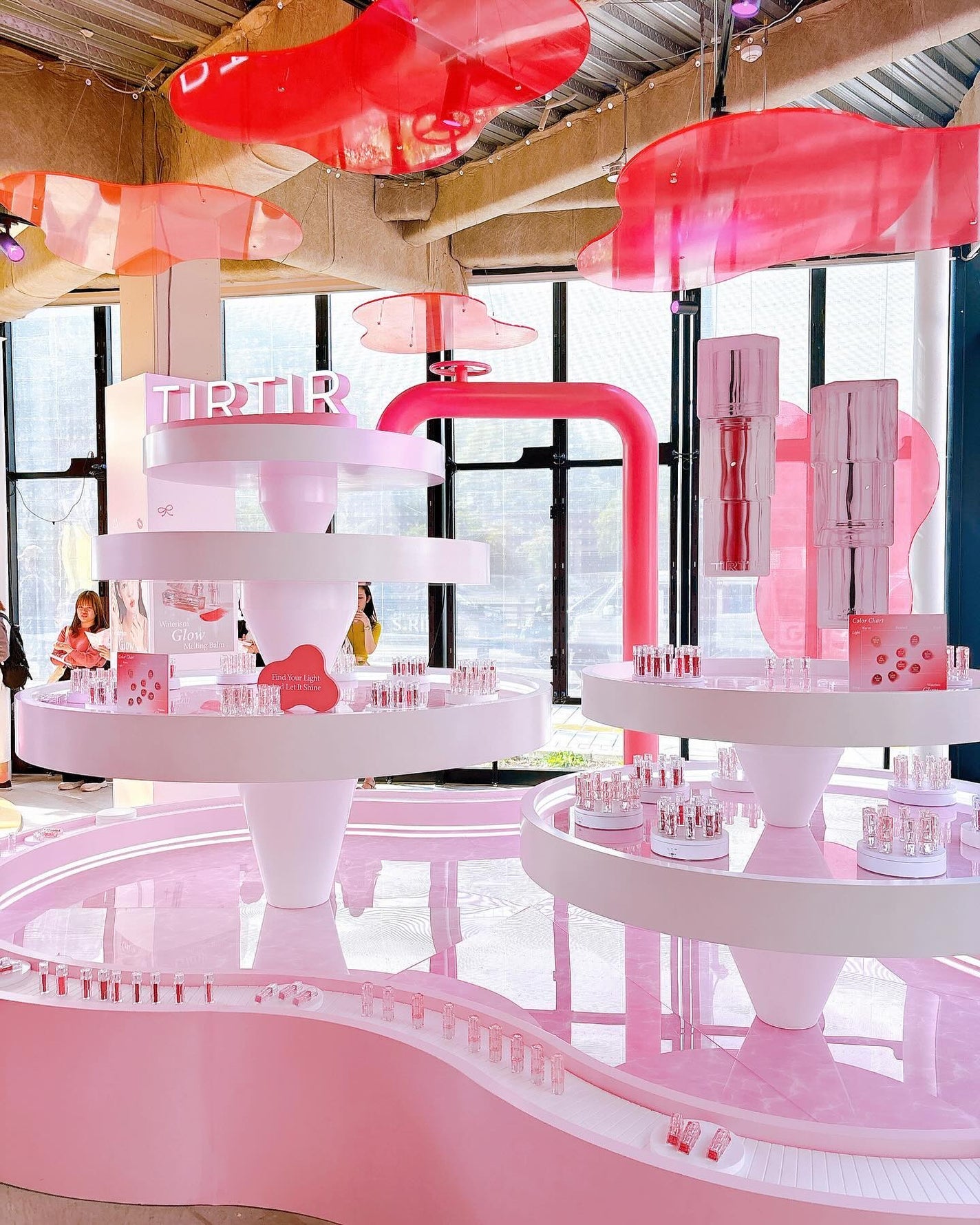 chikarina on LIPS 「TIRTIR様のイベントに来てます。@tirtir_jp_of..」(3枚目)